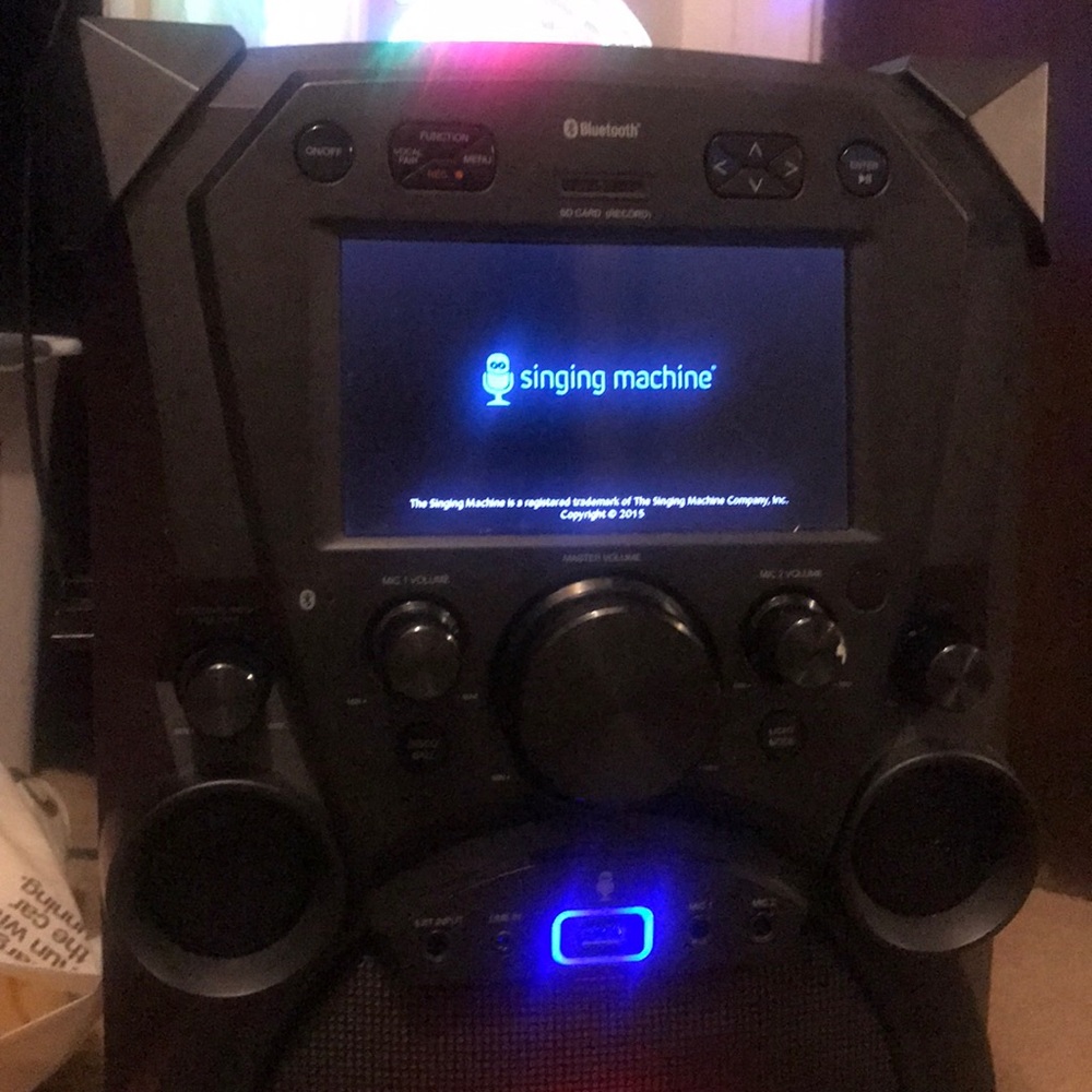 I’m selling a Fiesta Singing Machine gently used
